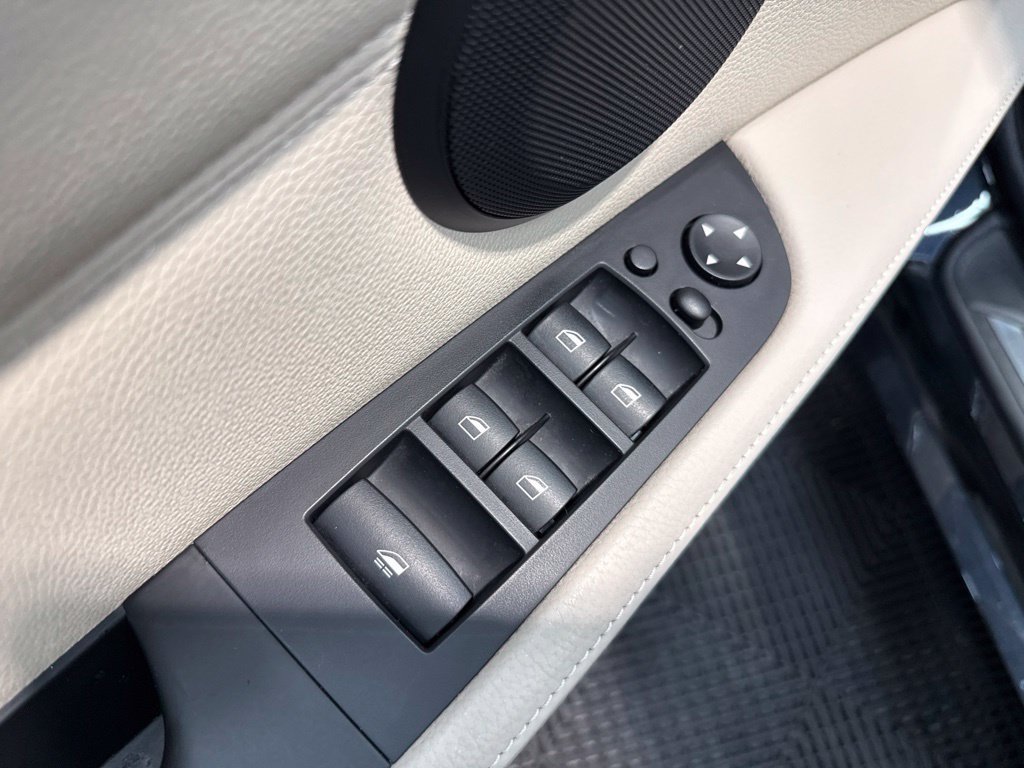 Used 2013 BMW 328i Convertible RWD image 22