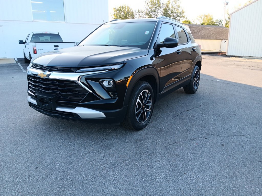 Used 2025 Chevrolet TrailBlazer LT AWD/4WD image 10