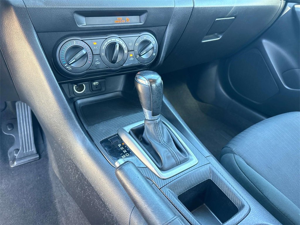 Used 2014 MAZDA MAZDA3 i SV image 28