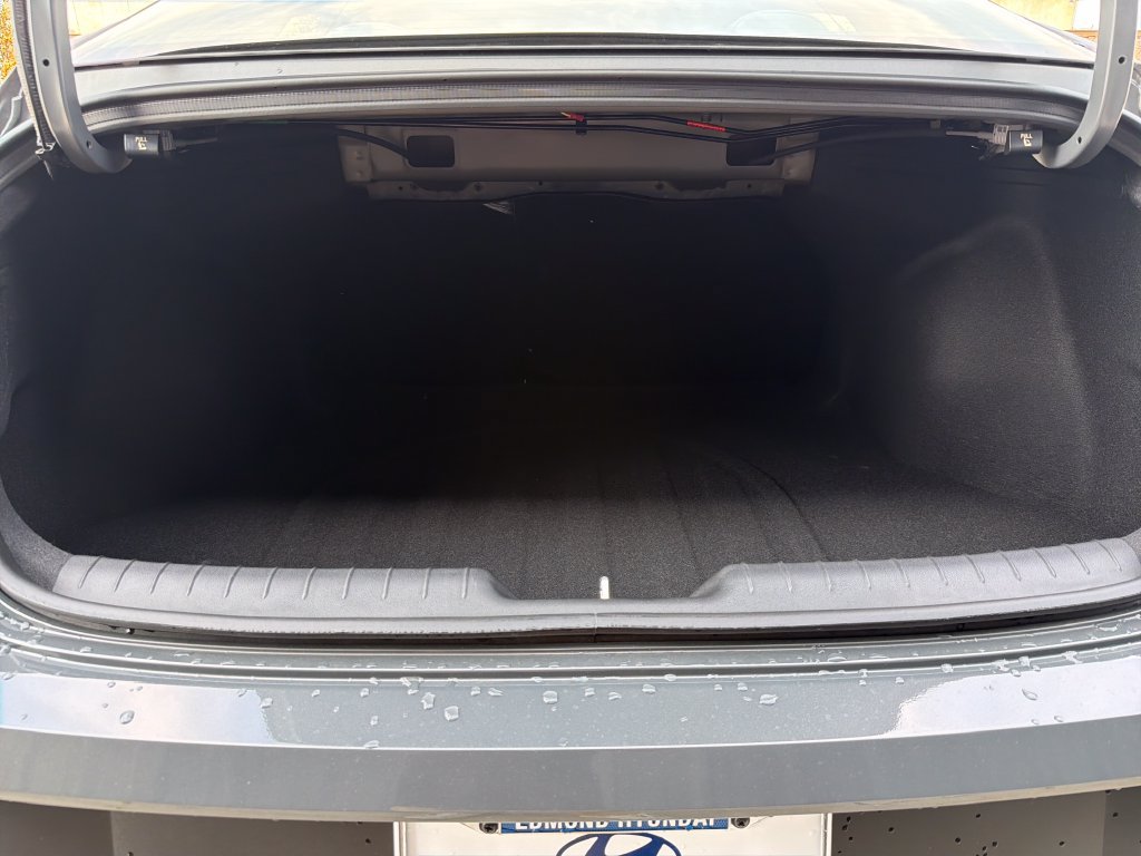 New 2026 Hyundai Elantra SEL Sport FWD image 31