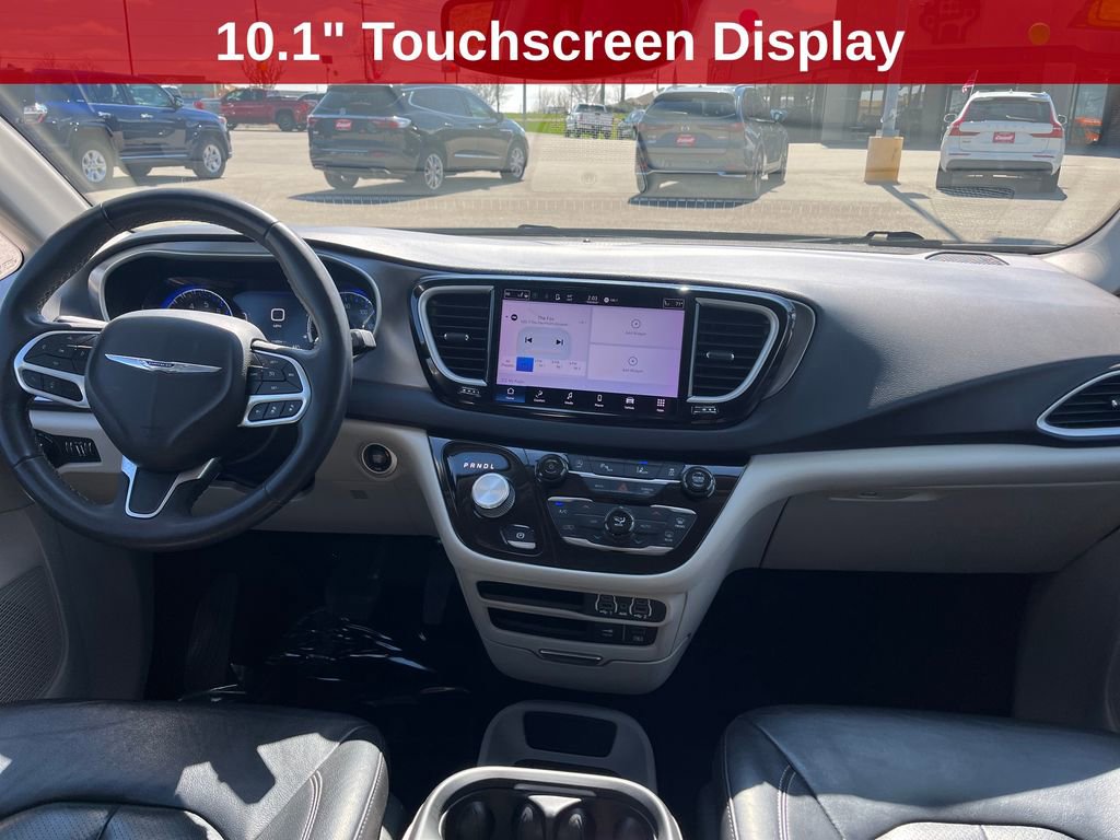 Used 2022 Chrysler Pacifica Touring-L image 17