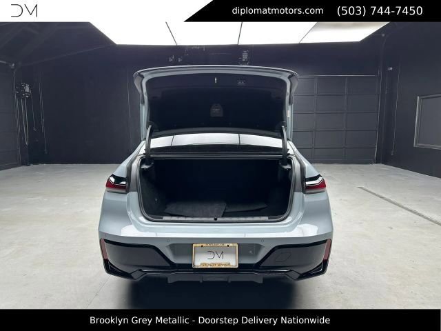Used 2025 BMW i7 xDrive60 AWD/4WD image 45