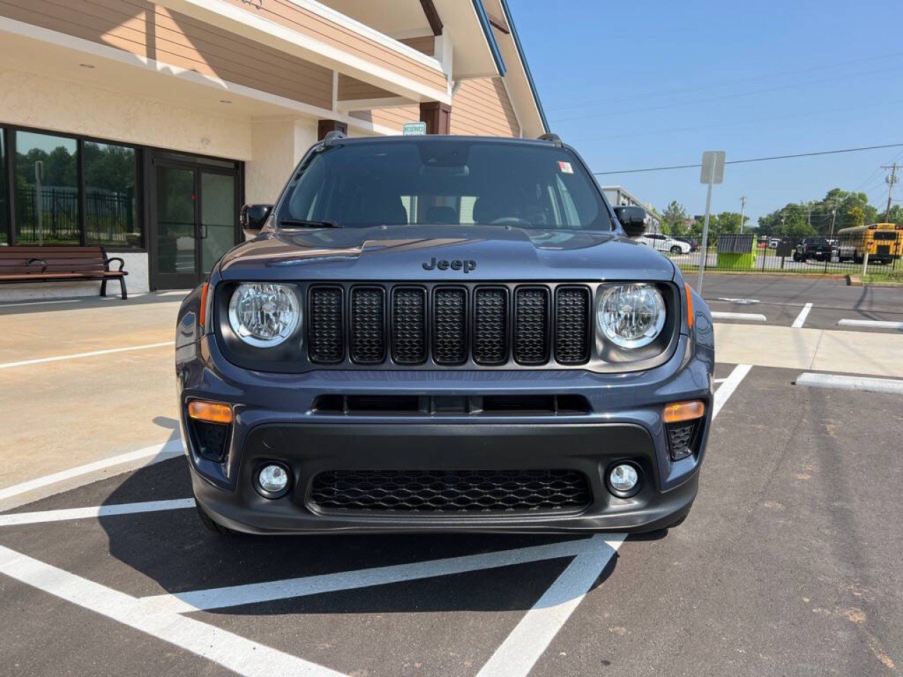 Used 2022 Jeep Renegade Altitude image 8