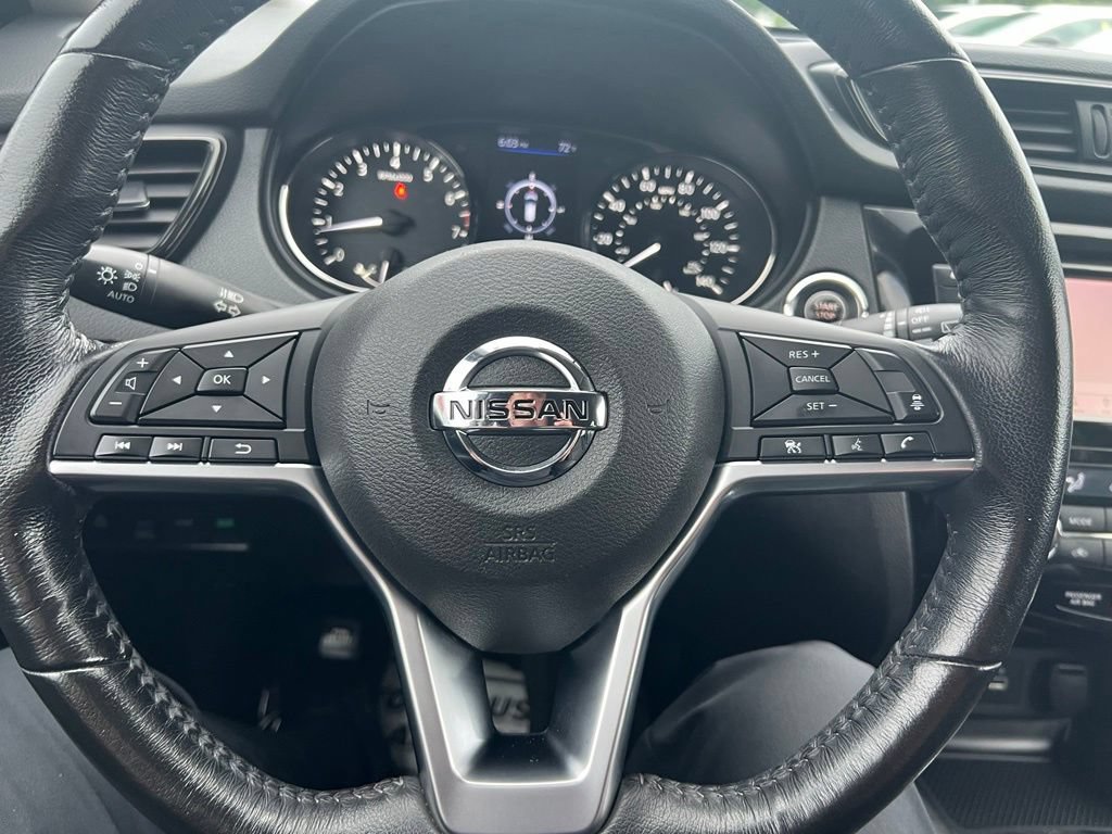 Used 2018 Nissan Rogue SV w/ Sun & Sound Touring Package AWD/4WD image 22