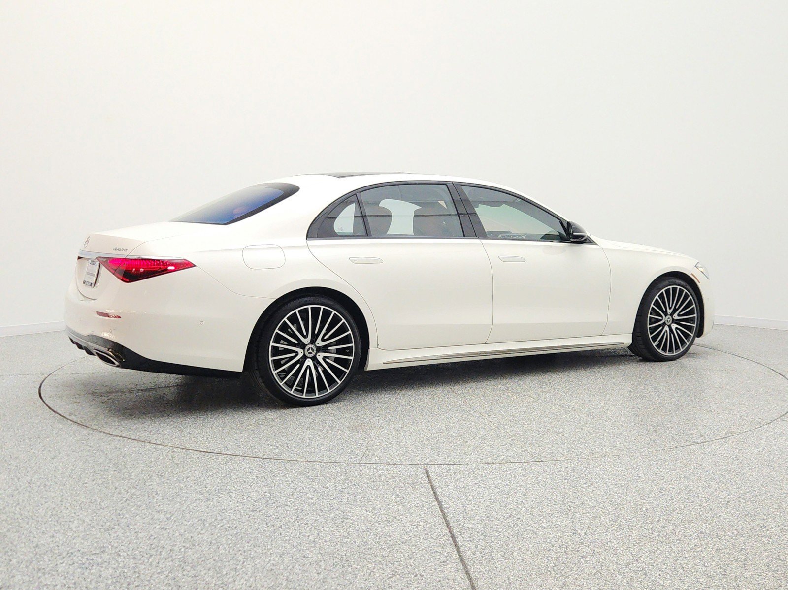 Used 2023 Mercedes-Benz S 580 4MATIC Sedan image 5
