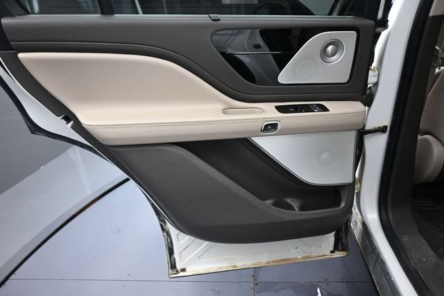 Used 2020 Lincoln Aviator Reserve w/ Equipment Group 202A AWD/4WD image 19