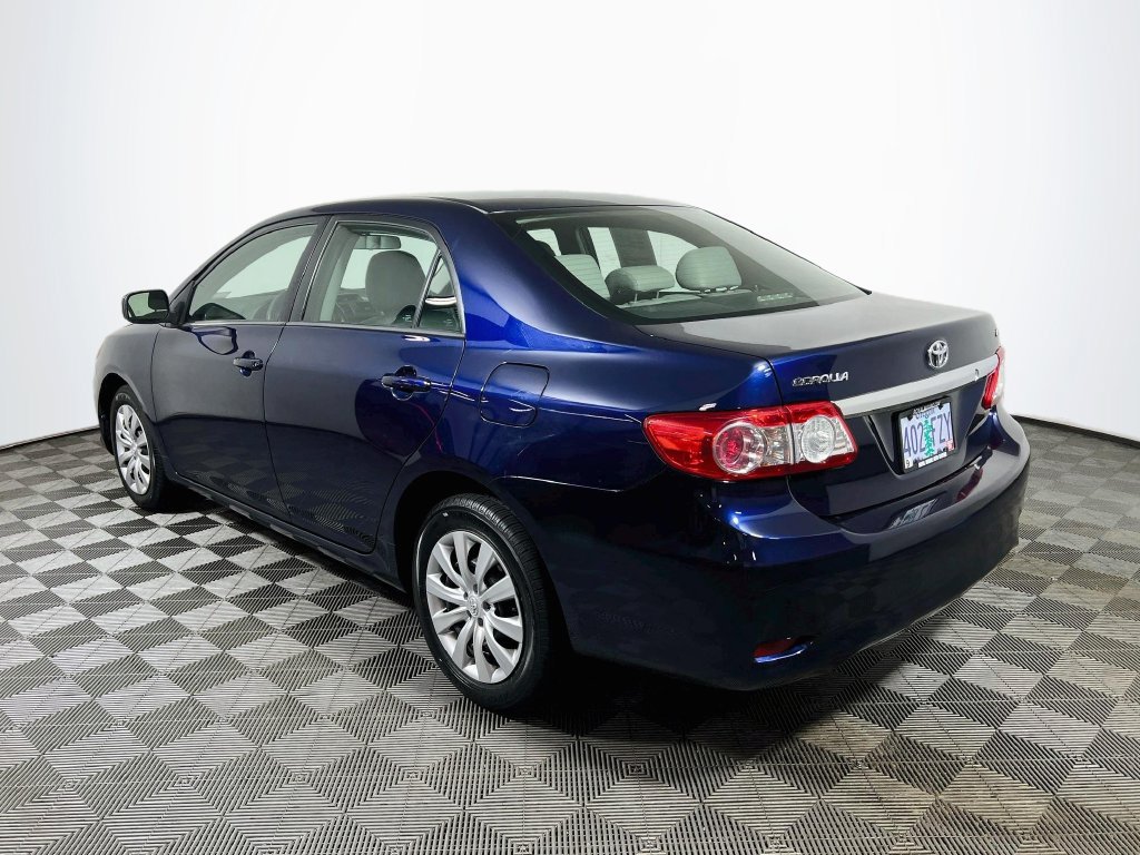 Used 2012 Toyota Corolla LE FWD image 5