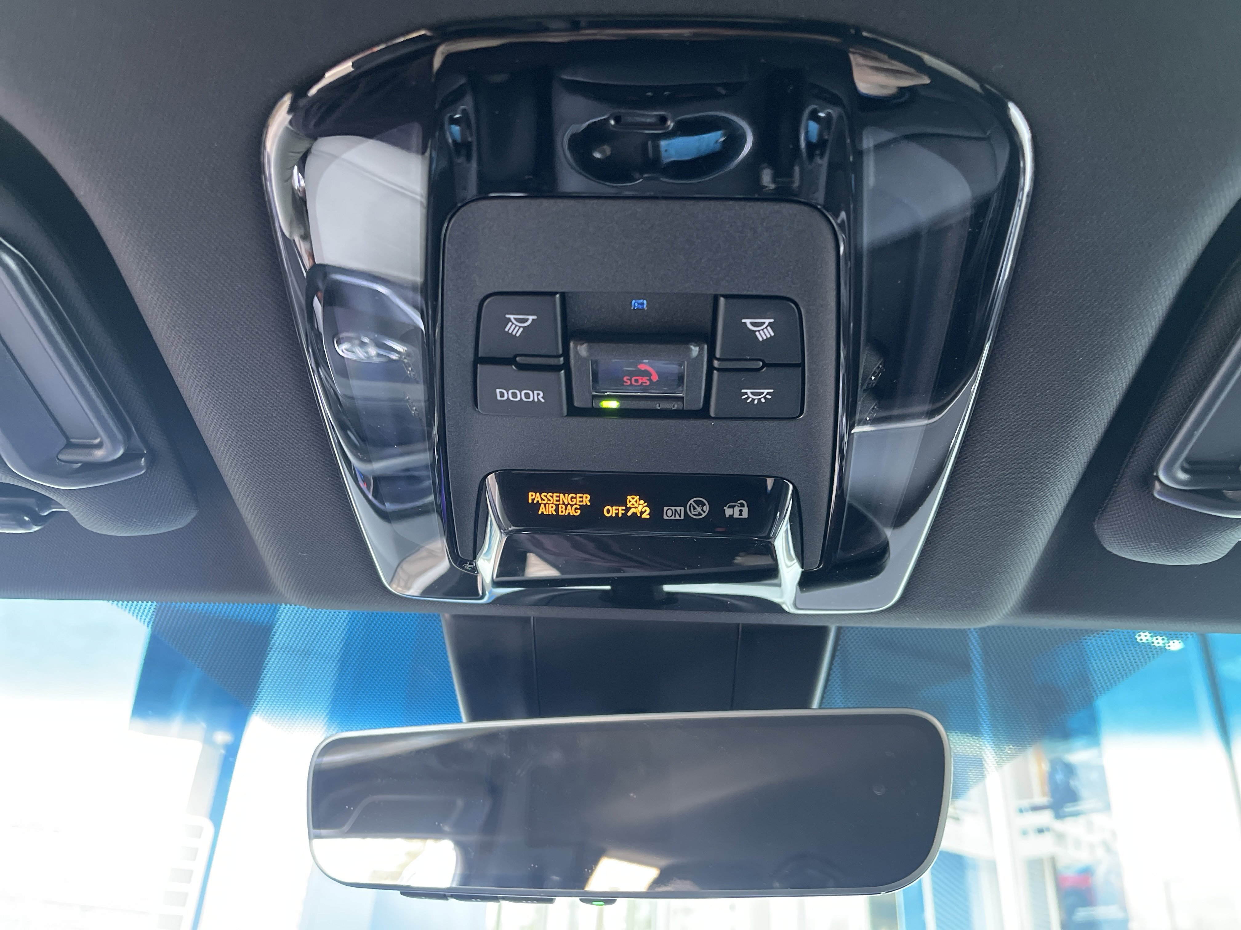 Used 2023 Toyota Venza XLE image 26