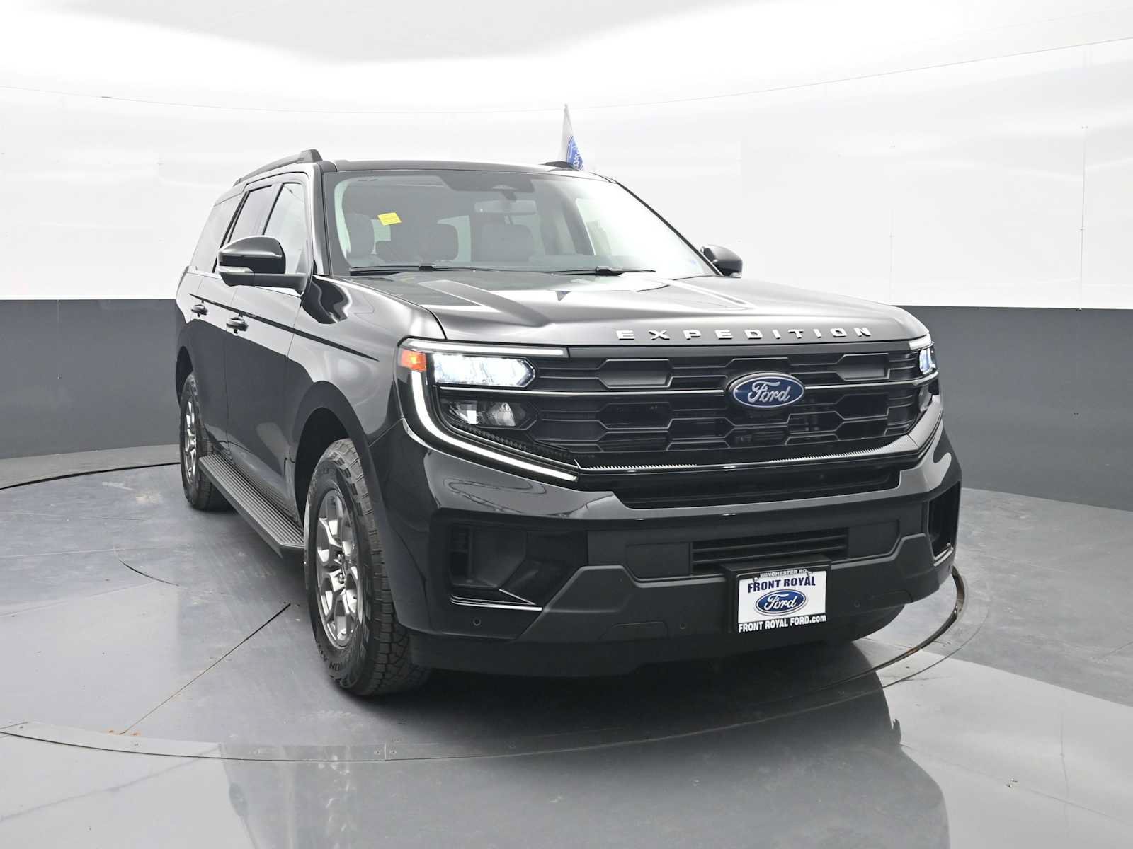 New 2026 Ford Expedition Active AWD/4WD image 2