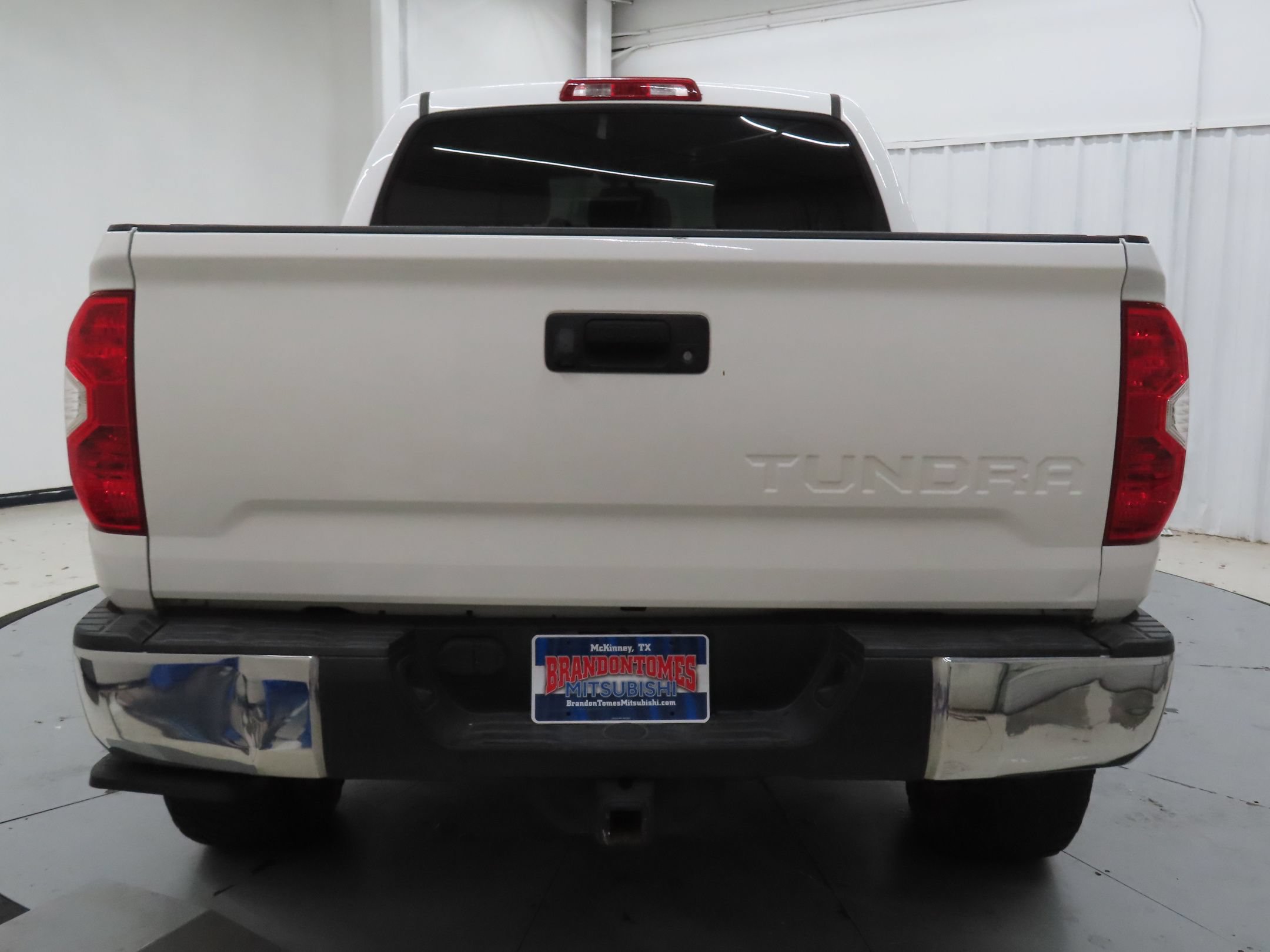 Used 2017 Toyota Tundra SR5 w/ SR5 Upgrade Package RWD image 4