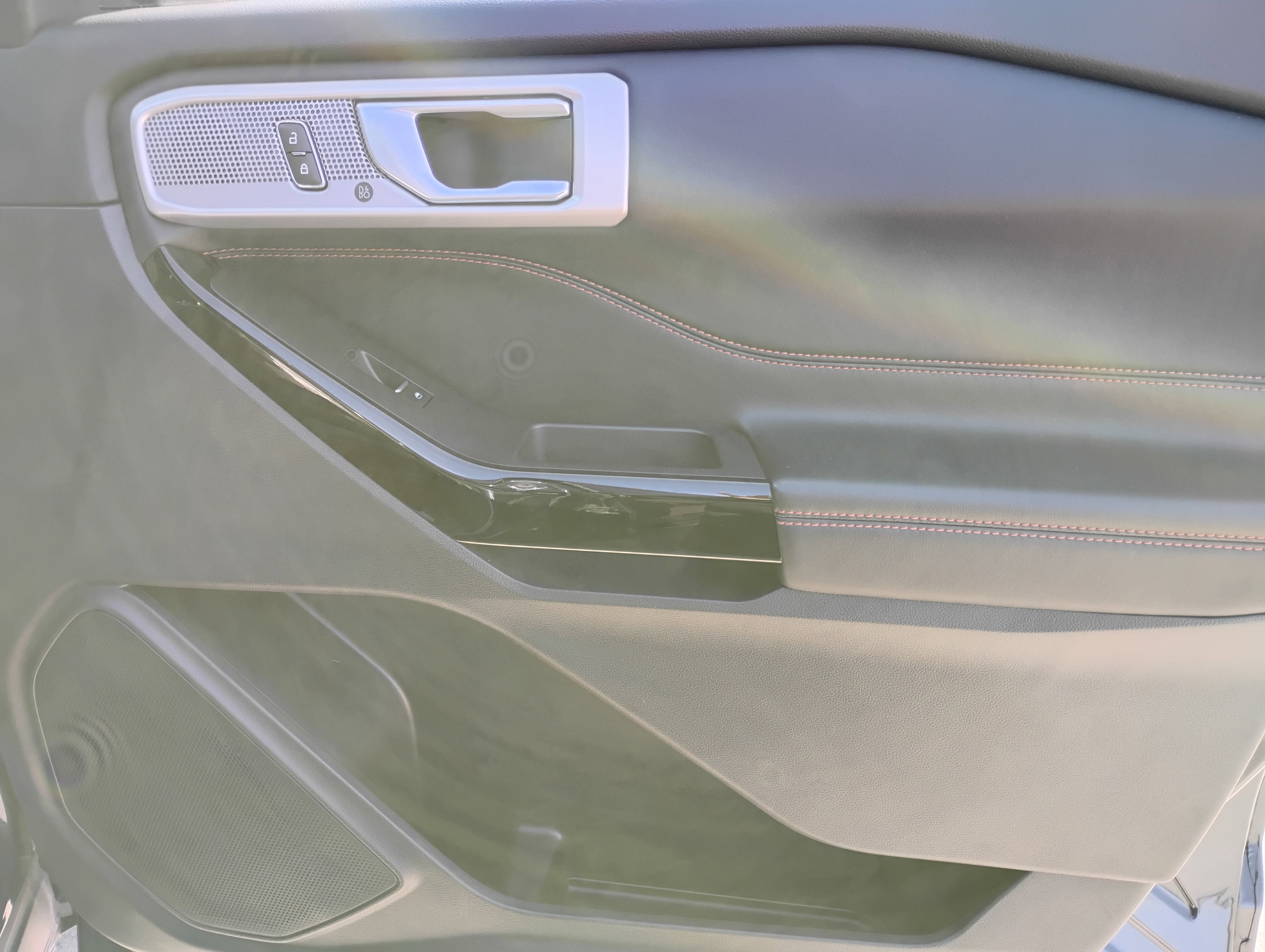 Used 2023 Ford Explorer ST-Line image 20