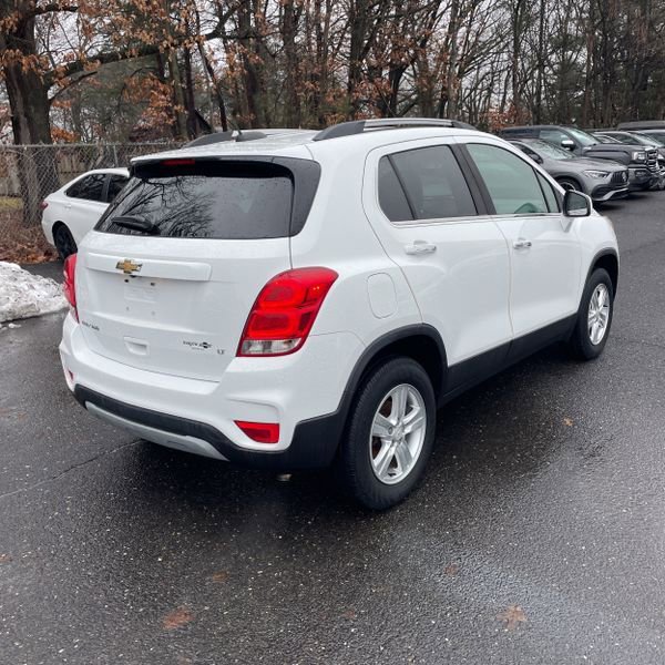 Used 2018 Chevrolet Trax LT w/ LT Convenience Package image 2