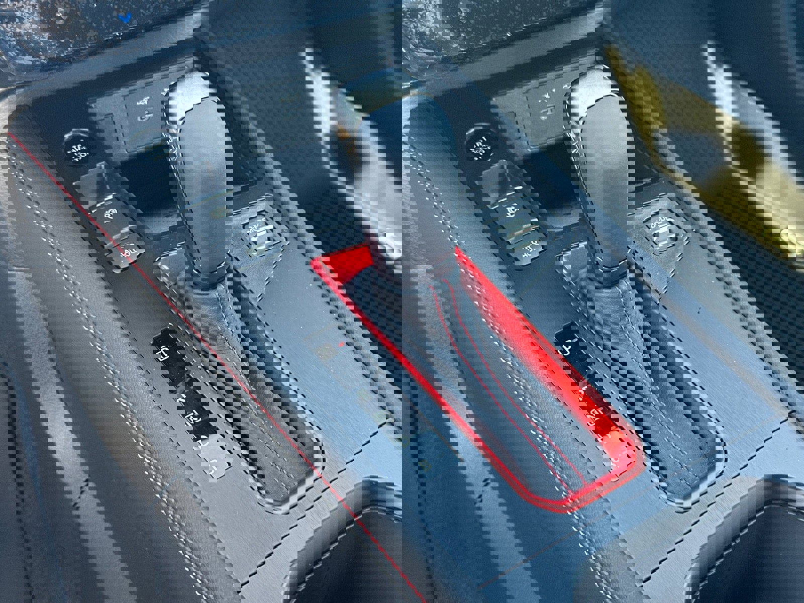 New 2026 Nissan Kicks SR image 30