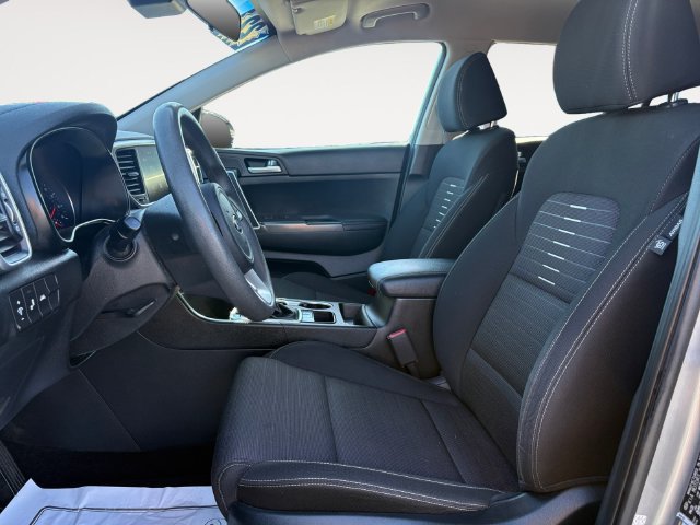 Used 2022 Kia Sportage LX w/ LX FWD Value Edition Package image 9