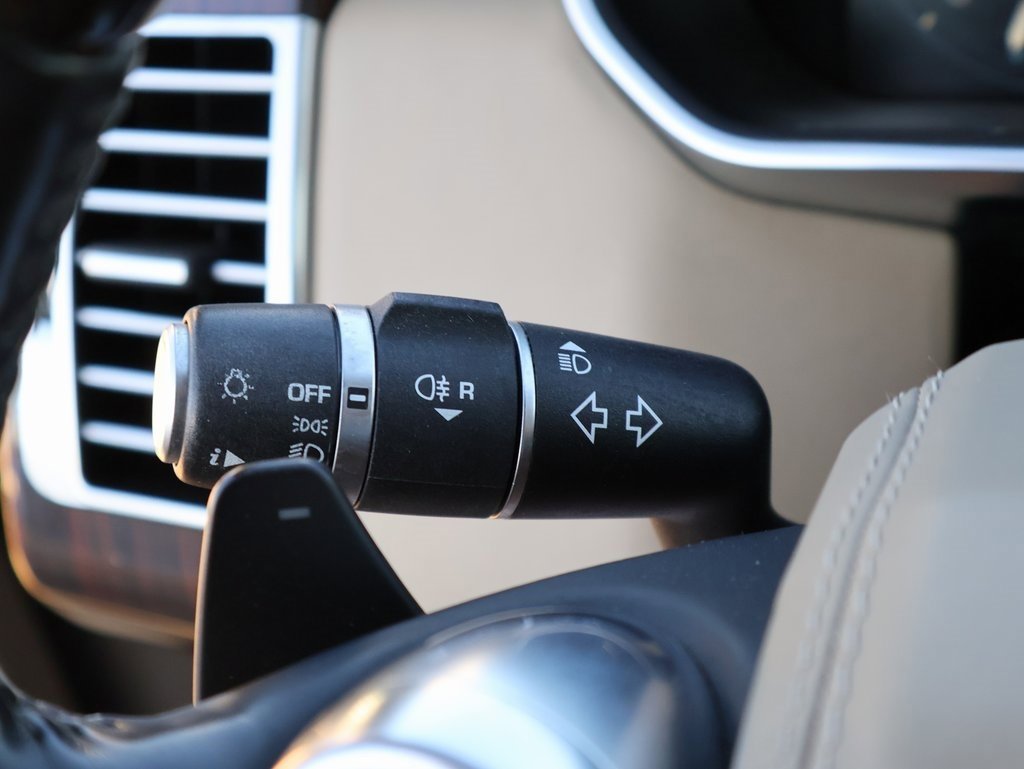 Used 2016 Land Rover Range Rover HSE image 34