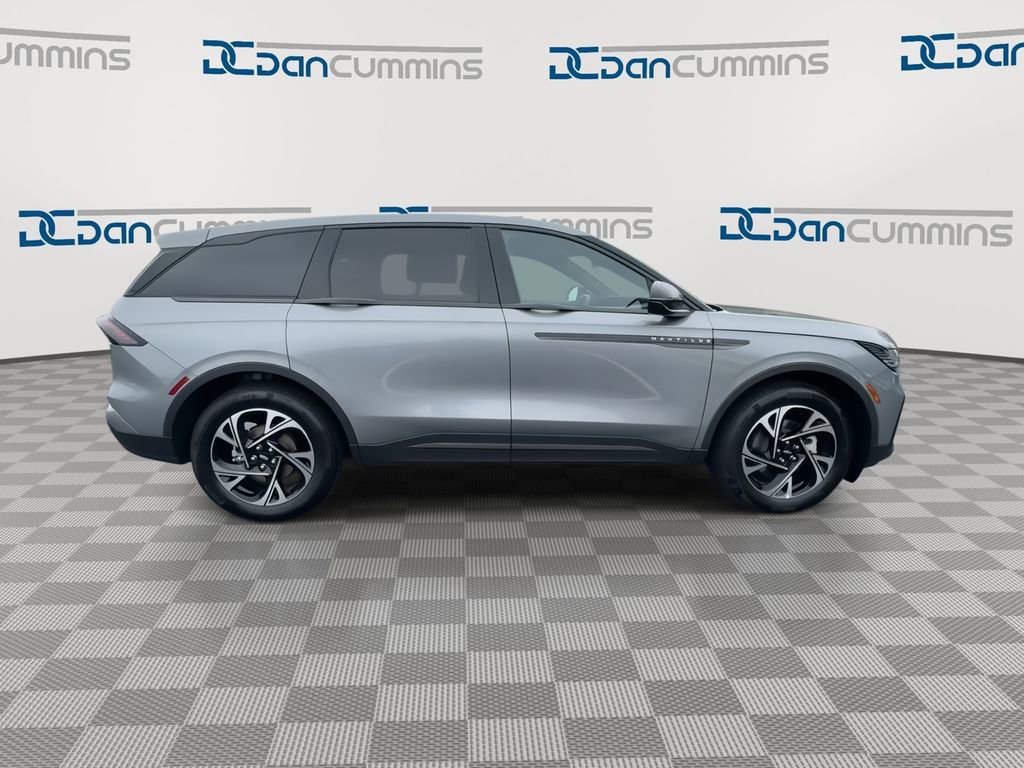New 2025 Lincoln Nautilus Premier w/ Jet Appearance Package AWD/4WD image 9