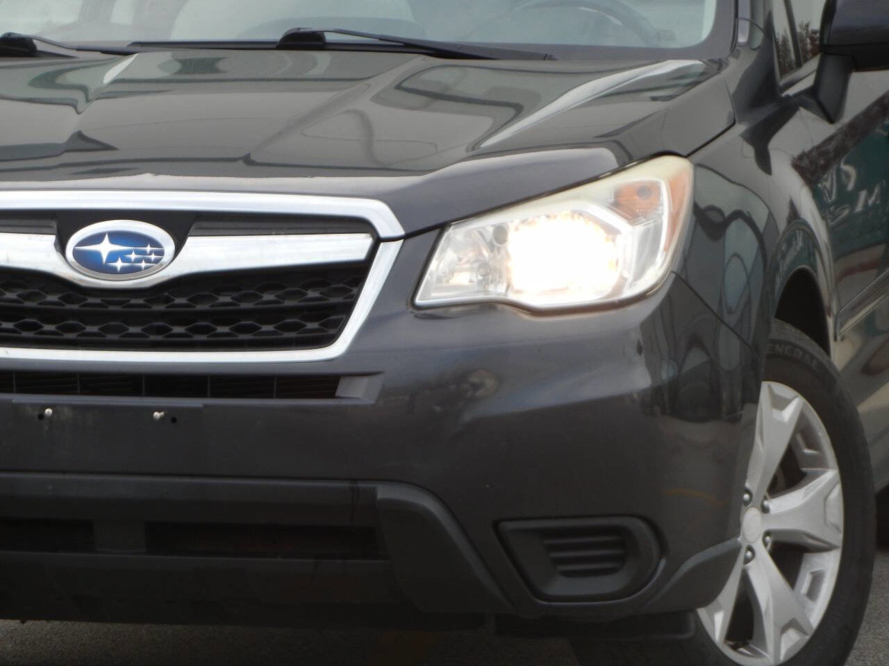 Used 2015 Subaru Forester 2.5i Premium w/ All-Weather Package AWD/4WD image 4