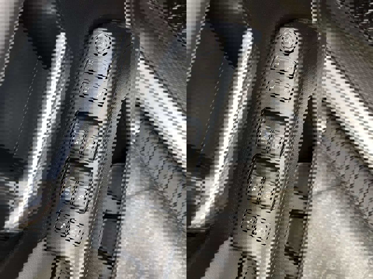 Used 2018 Chevrolet Silverado 1500 Custom w/ Custom Value Package image 7