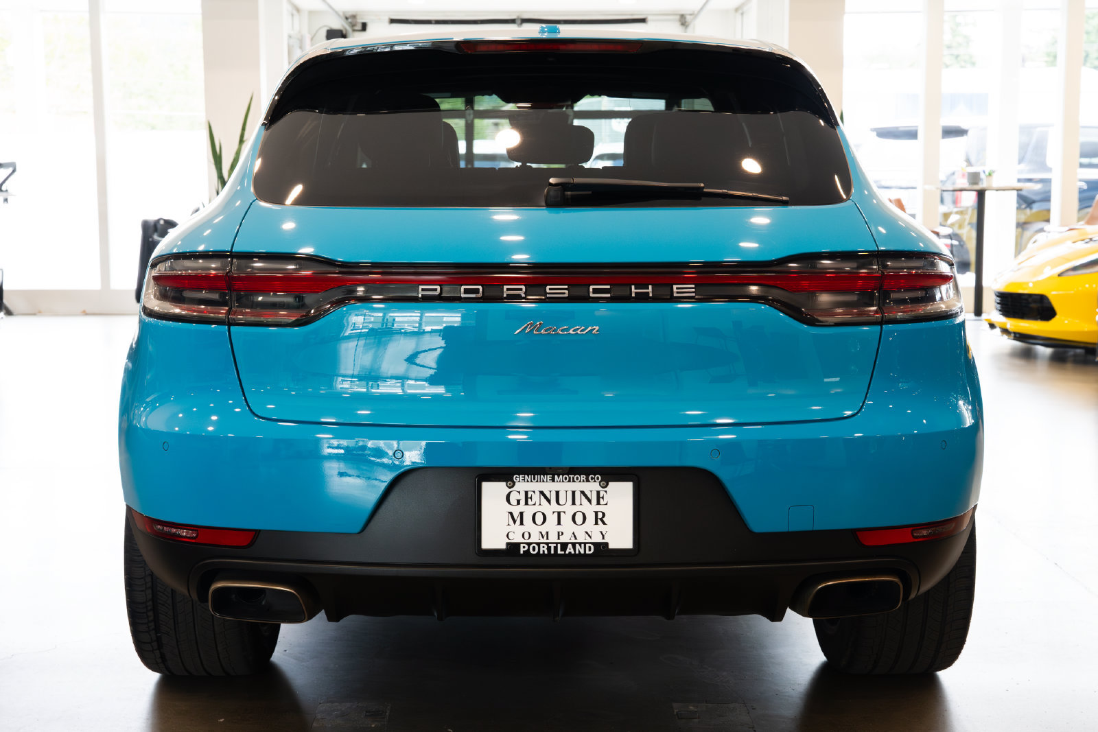 Used 2019 Porsche Macan w/ Premium Package AWD/4WD image 5