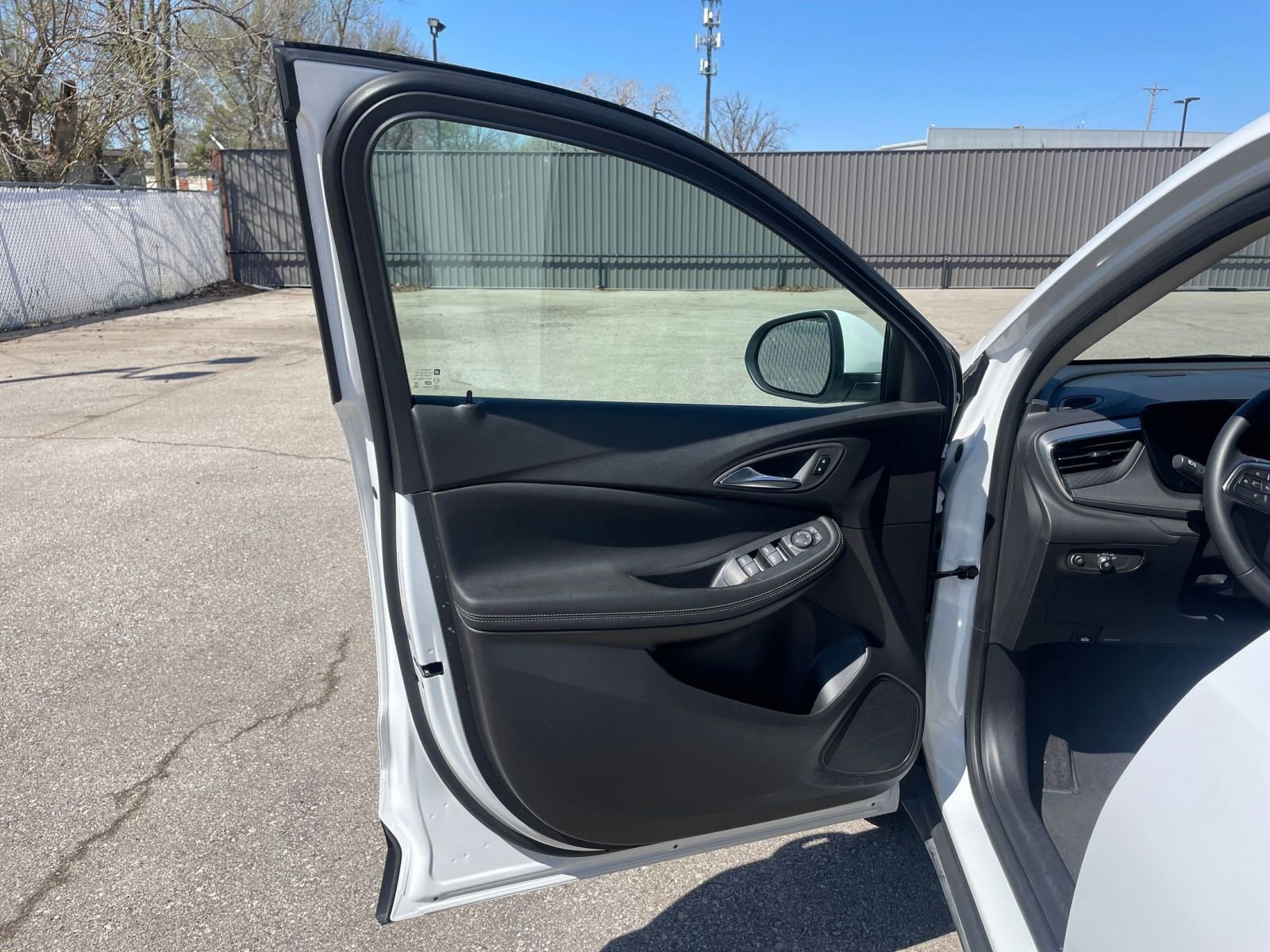 Used 2025 Buick Encore GX Preferred image 18