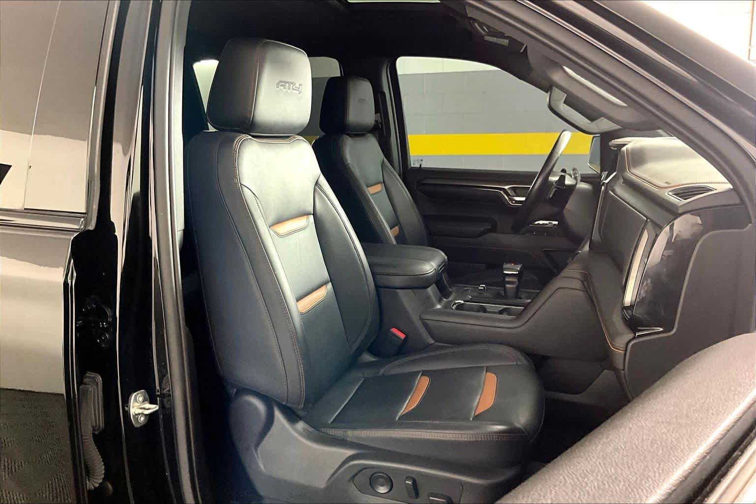 Certified 2023 GMC Sierra 1500 AT4 w/ AT4 Premium Package AWD/4WD image 9