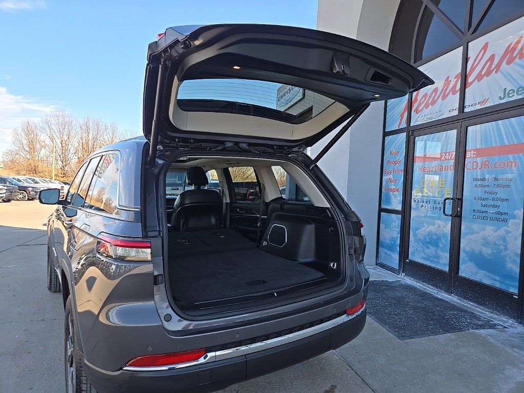 Used 2022 Jeep Grand Cherokee Limited 4xe w/ Luxury Tech Group II image 99