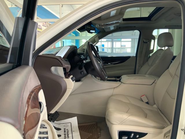 Used 2015 Cadillac Escalade Luxury image 15