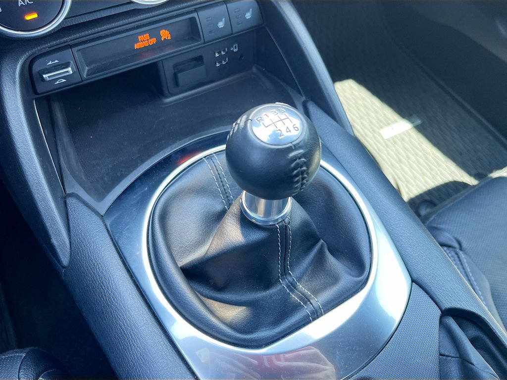Used 2022 MAZDA MX-5 Miata RF Grand Touring w/ Weather Package RWD image 17