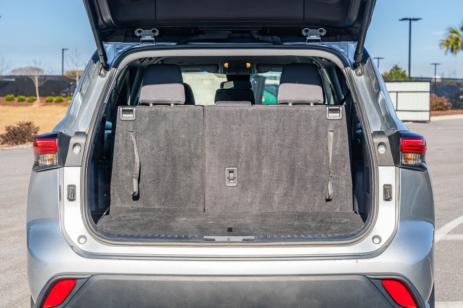 Used 2024 Toyota Highlander LE image 16