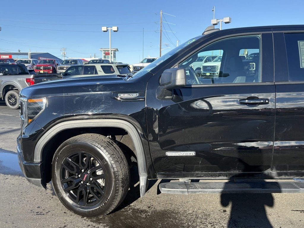 Used 2023 GMC Sierra 1500 Elevation w/ LPO, Elevation Black Package image 12
