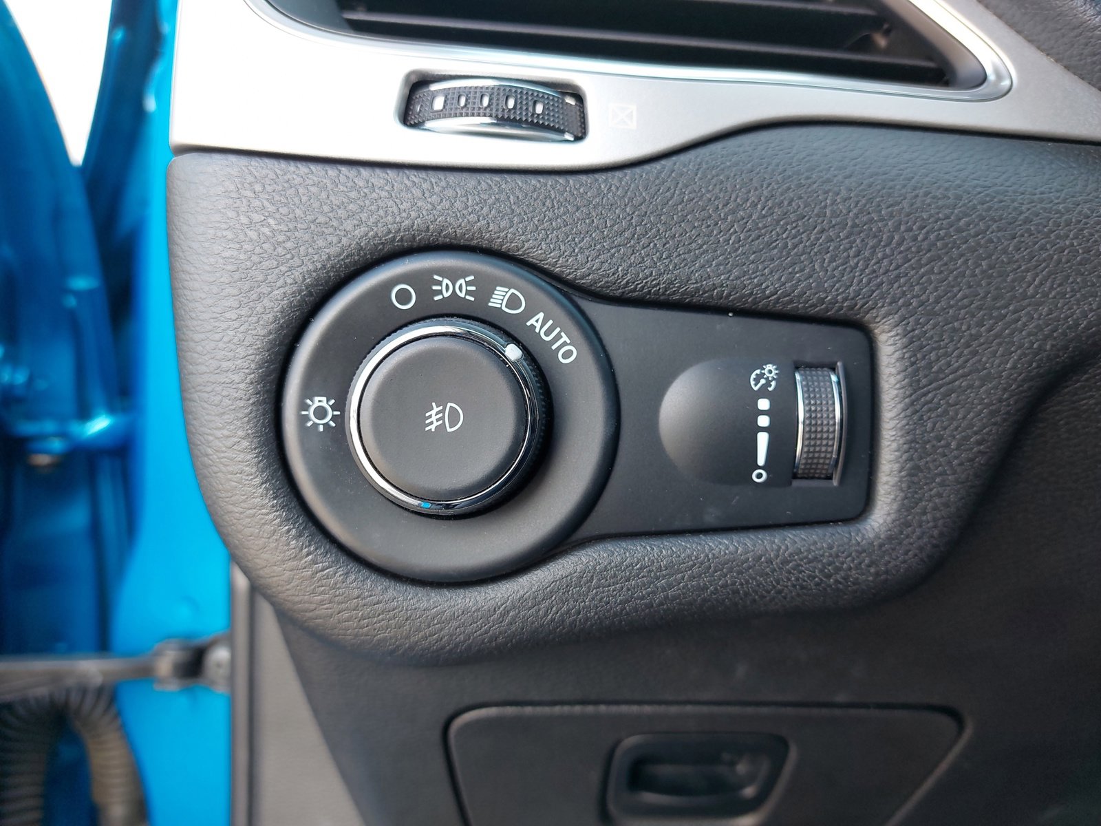 Used 2022 Jeep Cherokee Latitude w/ Trailer Tow Group image 27