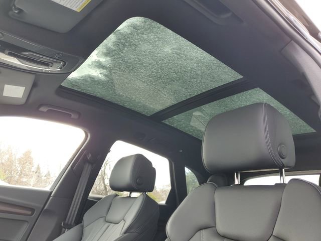 Used 2025 Audi Q5 e Premium Plus w/ Premium Plus Package image 18