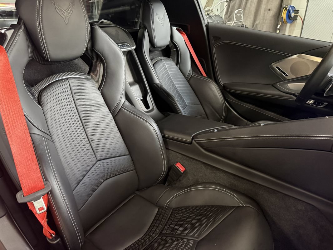Used 2022 Chevrolet Corvette Stingray Preferred Cpe w/ Z51 Performance Package RWD image 20