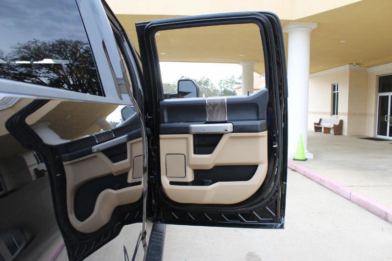 Used 2017 Ford F250 Lariat w/ FX4 Off-Road Package image 30