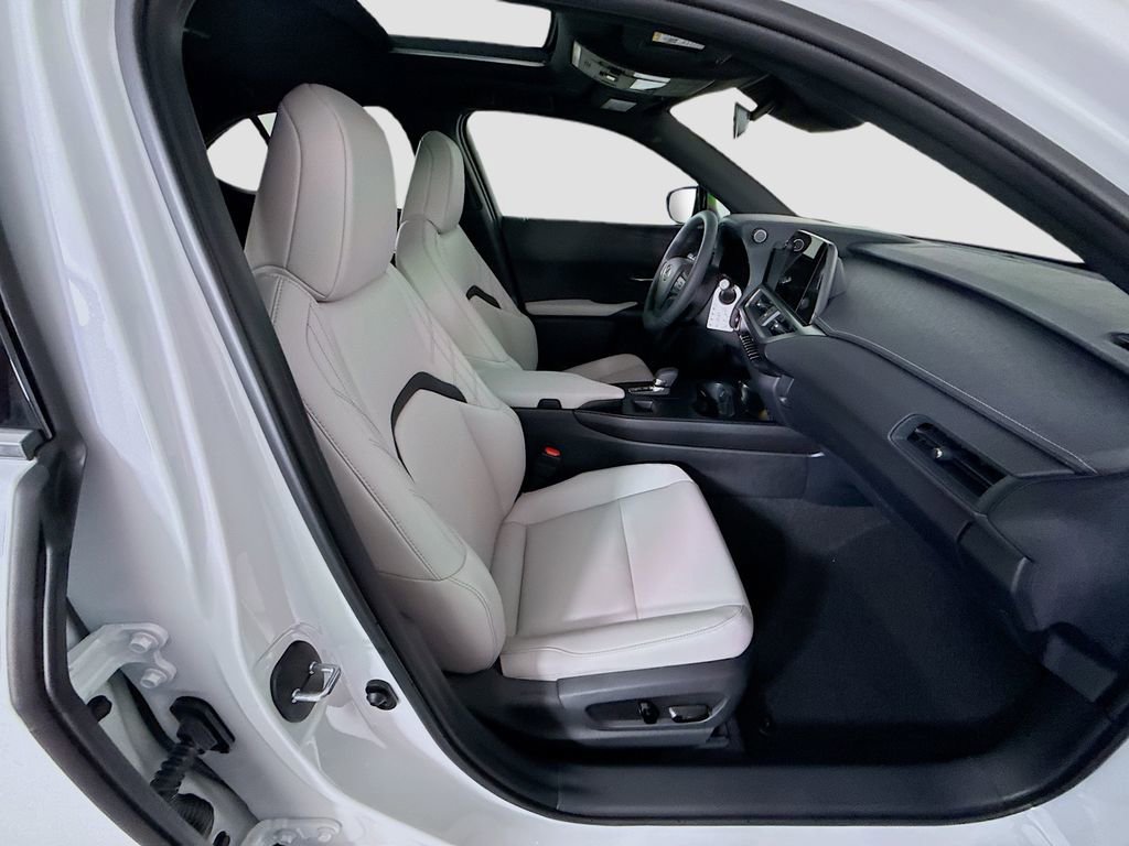 New 2026 Lexus UX 300h FWD image 21