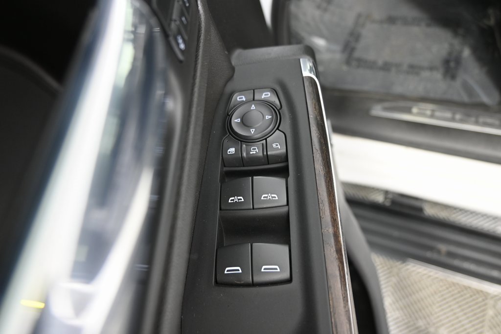 Used 2023 GMC Sierra 3500 Denali w/ Denali Ultimate Package image 19
