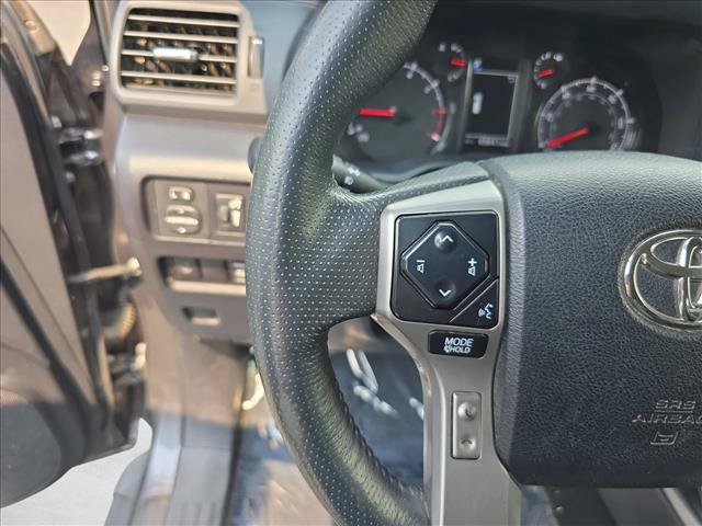 Used 2020 Toyota 4Runner SR5 AWD/4WD image 17