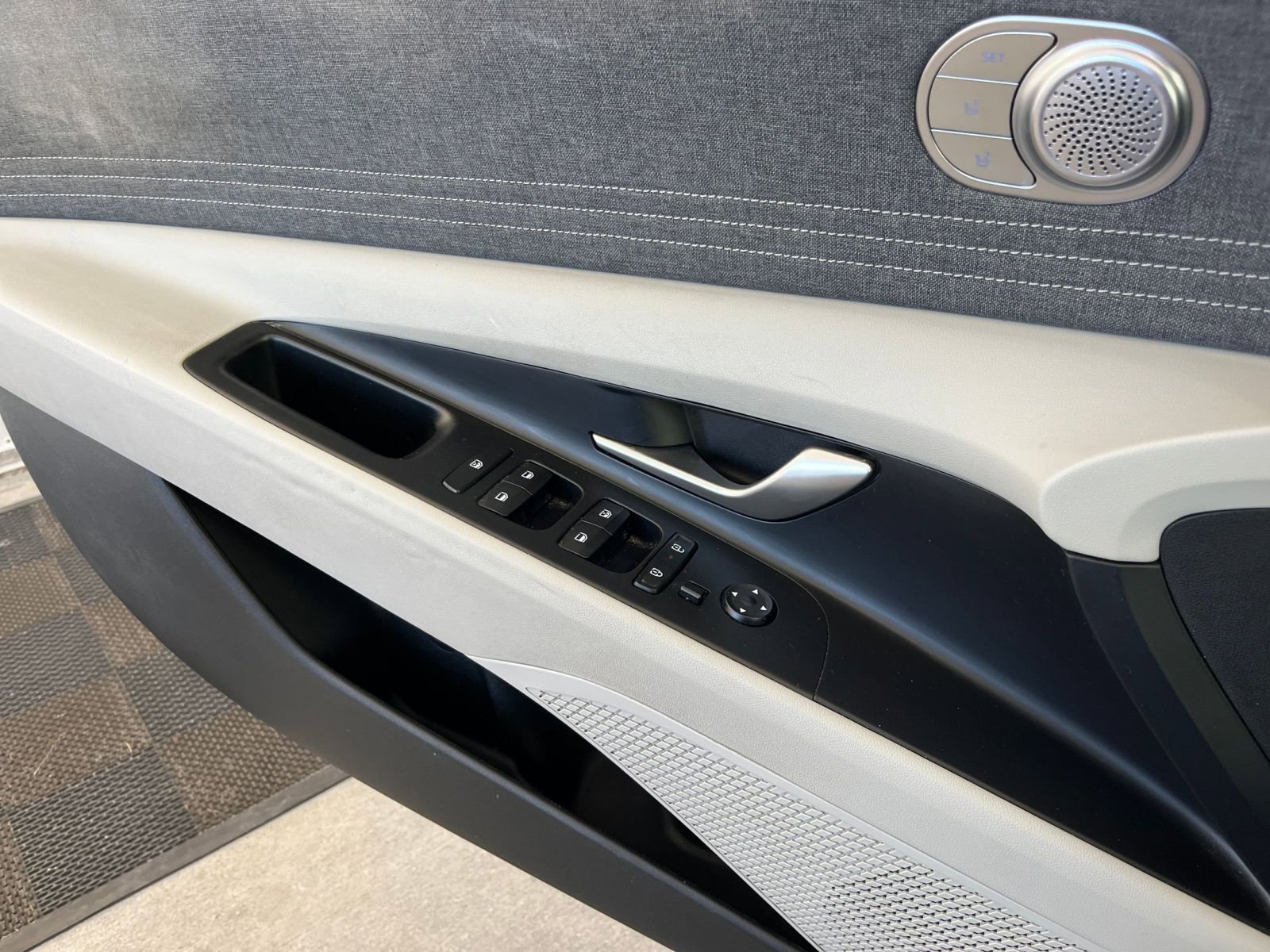 Used 2025 Hyundai Elantra Limited image 20