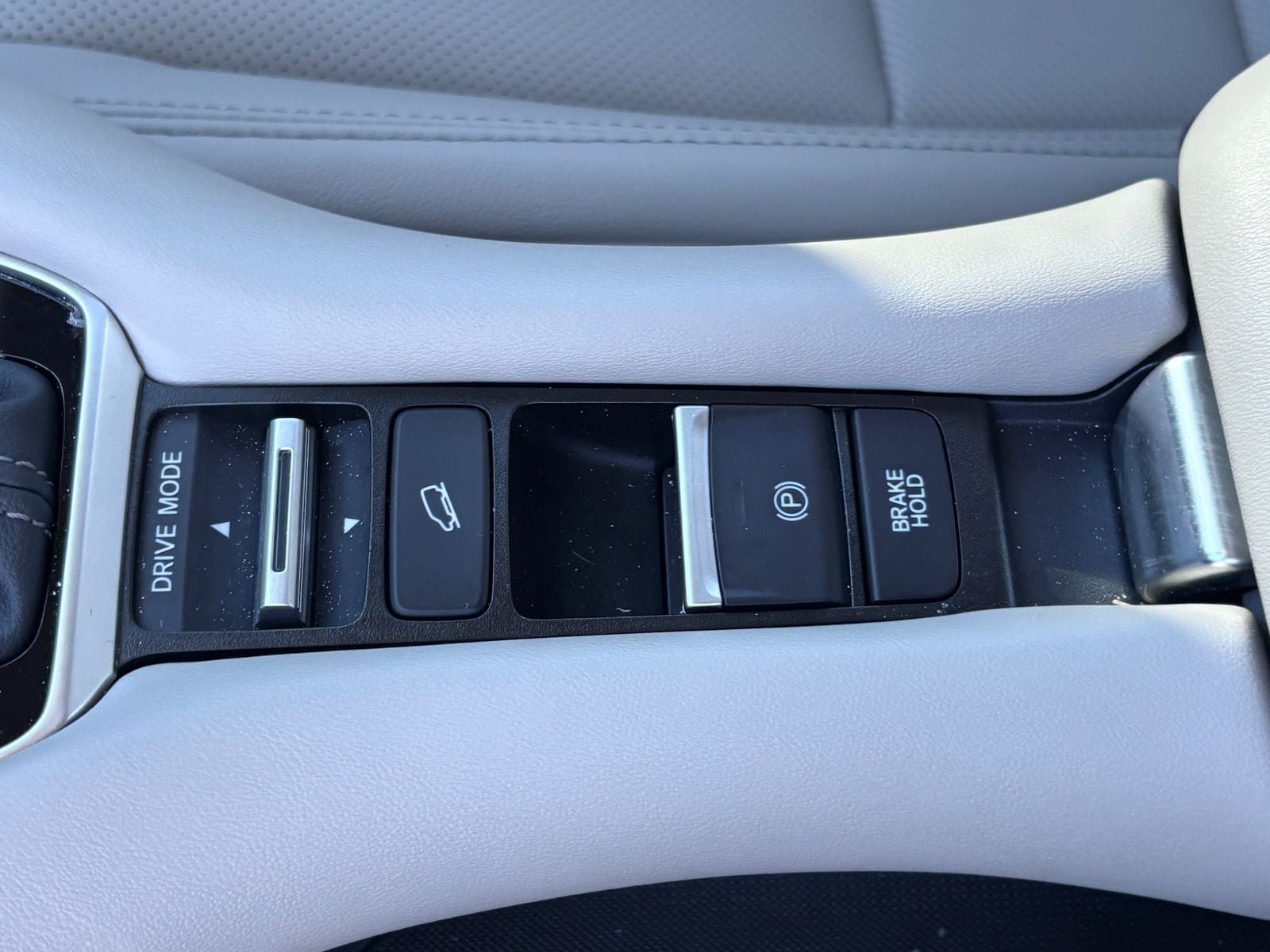 Certified 2025 Honda HR-V EX-L image 33