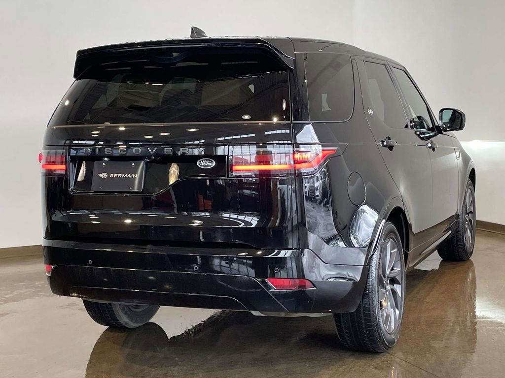 Used 2023 Land Rover Discovery S R-Dynamic image 4