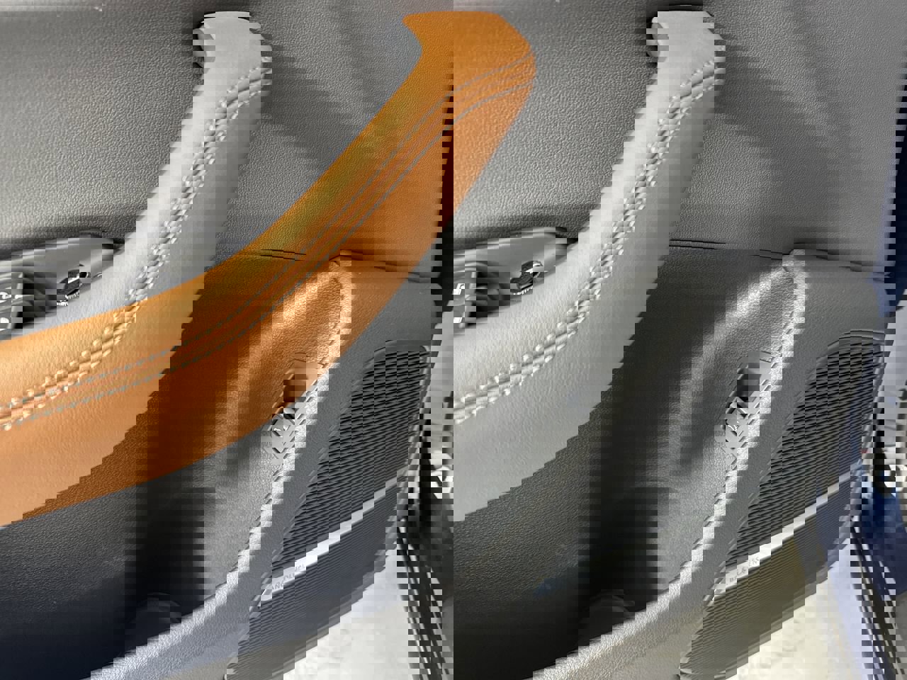 Used 2025 Audi Q8 Prestige image 17