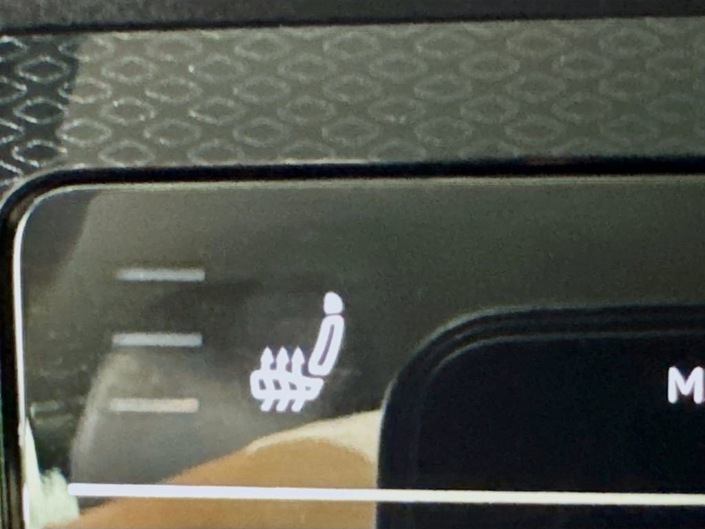 Used 2025 Volkswagen Taos SE image 25