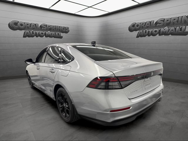 Certified 2025 Honda Accord SE image 3