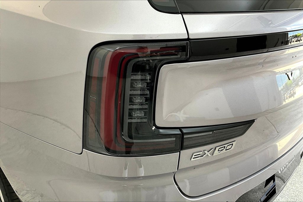 New 2026 Volvo EX90 Plus RWD image 35