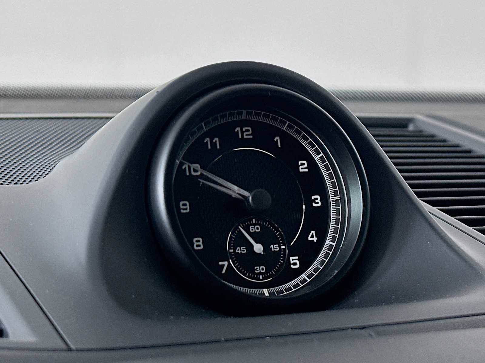 New 2026 Porsche Macan image 16