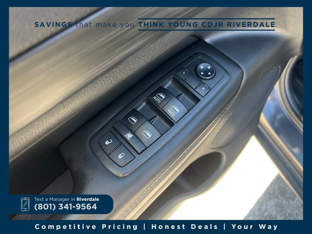 Used 2019 Jeep Grand Cherokee Laredo image 11