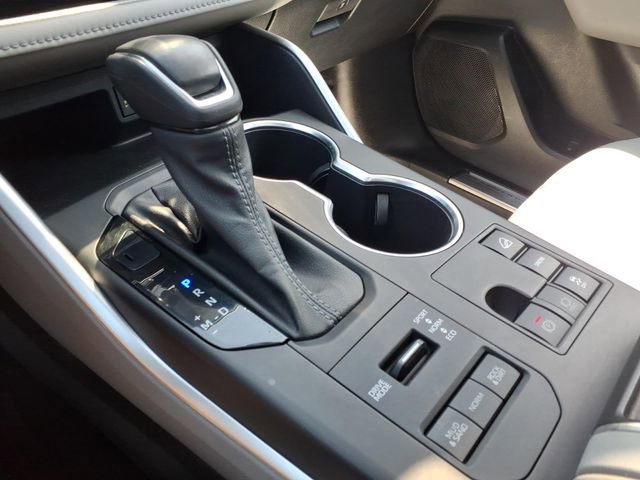 Used 2023 Toyota Highlander XLE AWD/4WD image 18