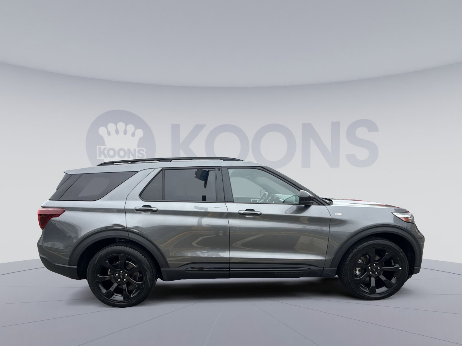 Used 2023 Ford Explorer ST-Line w/ Class IV Trailer Tow Package image 4