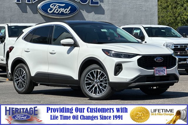 New 2025 Ford Escape SE w/ PHEV Premium Package FWD image 2