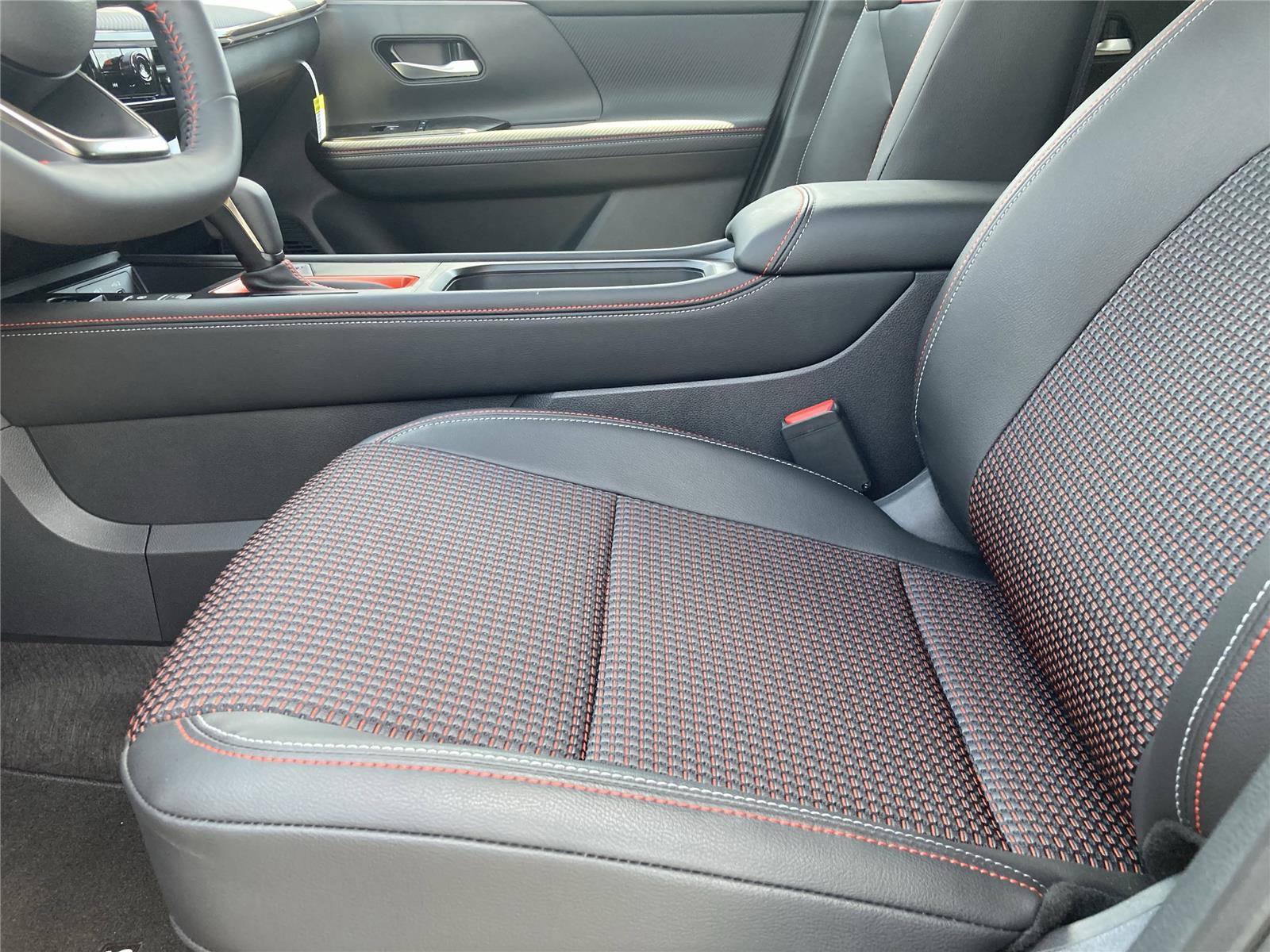 New 2025 Nissan Kicks SR image 30